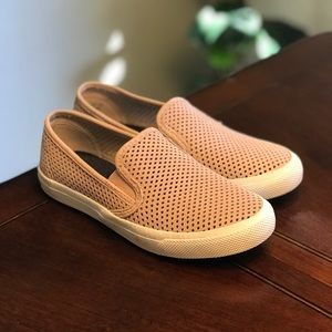 Sperry seaside perforated slip on